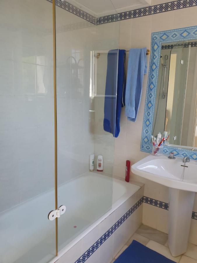 Apartment Beachfront Family In Puerto Banus