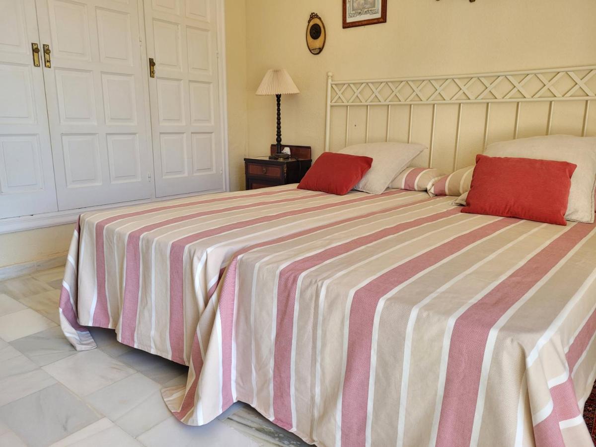 Beachfront Family In Puerto Banus Leilighet Marbella